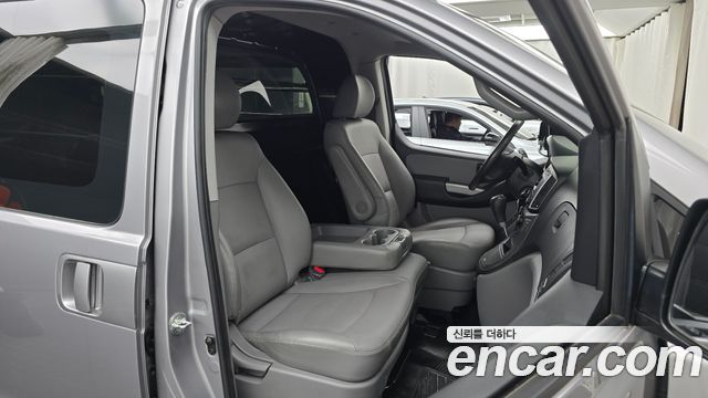Hyundai Starex 2021 — photo 16