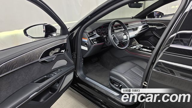 Audi A8 2023 — photo 13