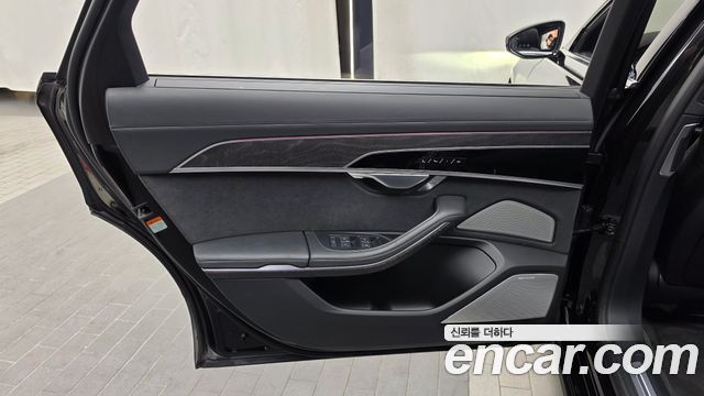 Audi A8 2023 — photo 15