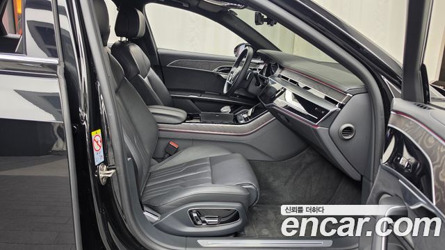 Audi A8 2023 — photo 16