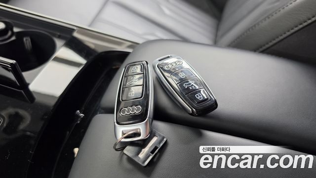 Audi A8 2023 — photo 38