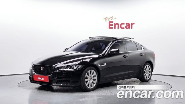Jaguar XE 2018 — photo 1
