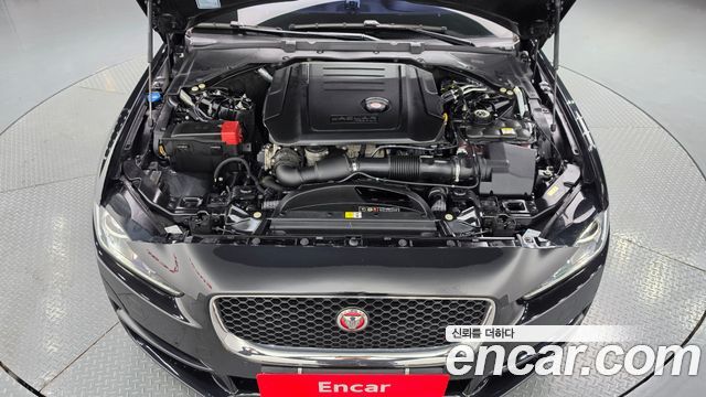 Jaguar XE 2018 — photo 6
