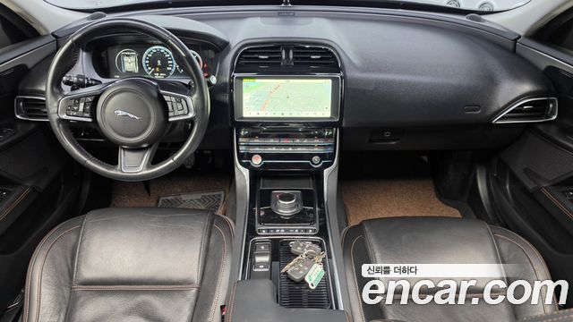Jaguar XE 2018 — photo 7