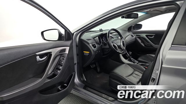 Hyundai AVANTE 2014 — photo 10