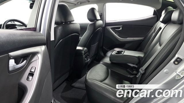 Hyundai AVANTE 2014 — photo 11