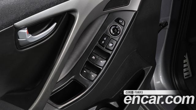 Hyundai AVANTE 2014 — photo 16