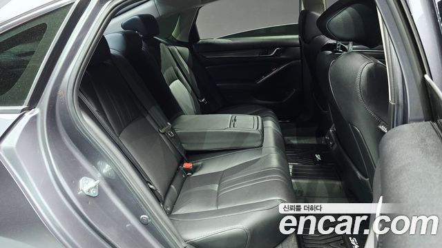 Honda Accord 2021 — photo 17