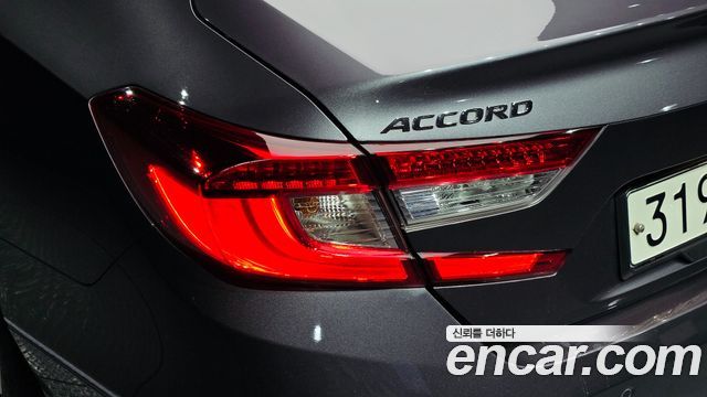 Honda Accord 2021 — photo 9