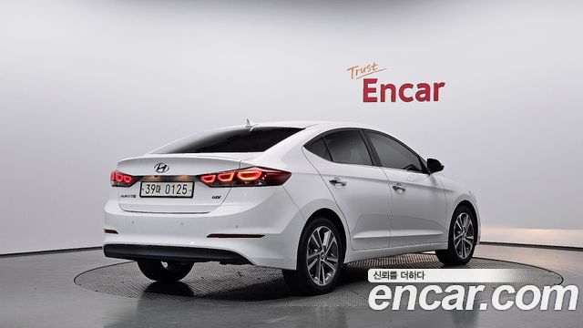 Hyundai AVANTE 2017 — photo 2