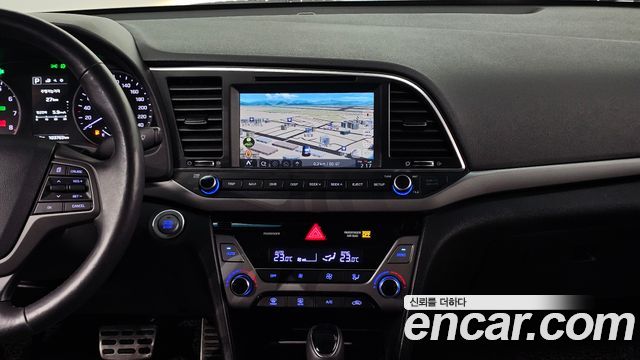 Hyundai AVANTE 2017 — photo 20