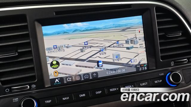 Hyundai AVANTE 2017 — photo 21