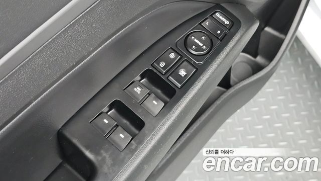 Hyundai AVANTE 2017 — photo 26