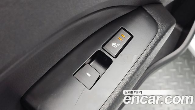 Hyundai AVANTE 2017 — photo 27