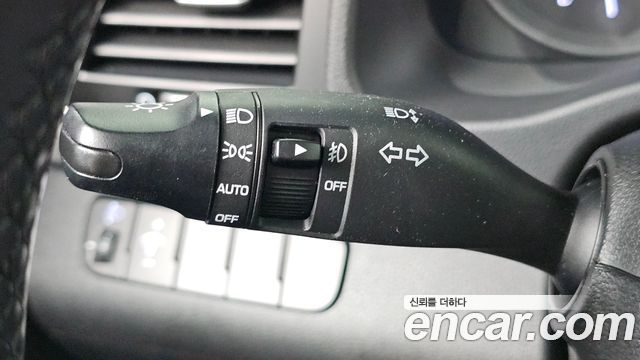 Hyundai AVANTE 2017 — photo 30