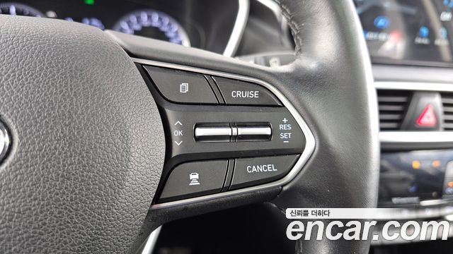 Hyundai Santafe 2019 — photo 18