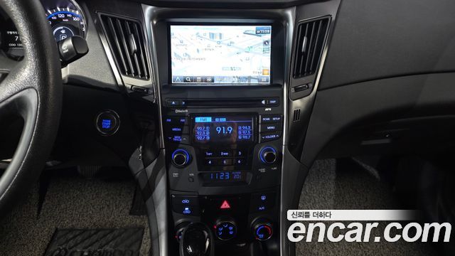 Hyundai Sonata 2014 — photo 16
