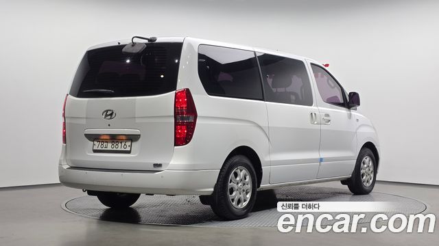Hyundai Starex 2014 — photo 2