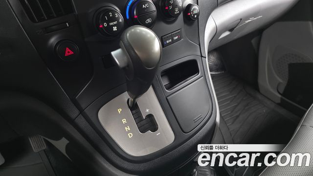 Hyundai Starex 2014 — photo 9