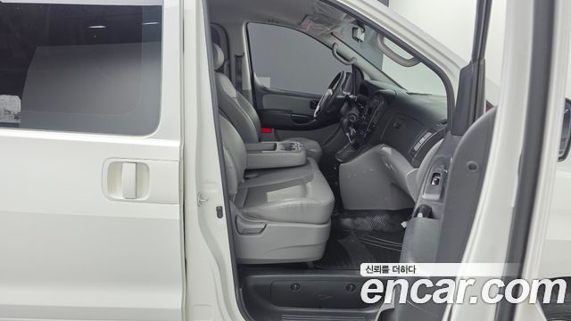 Hyundai Starex 2014 — photo 11
