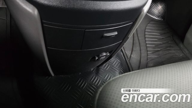 Hyundai Starex 2014 — photo 18
