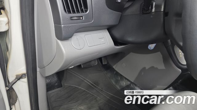 Hyundai Starex 2014 — photo 19