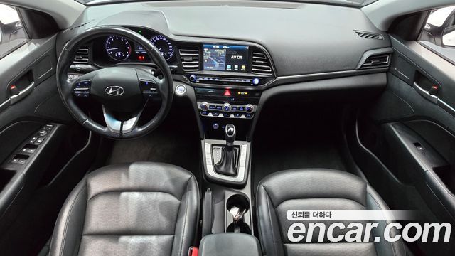 Hyundai AVANTE 2019 — photo 10