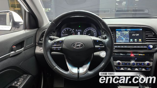 Hyundai AVANTE 2019 — photo 19