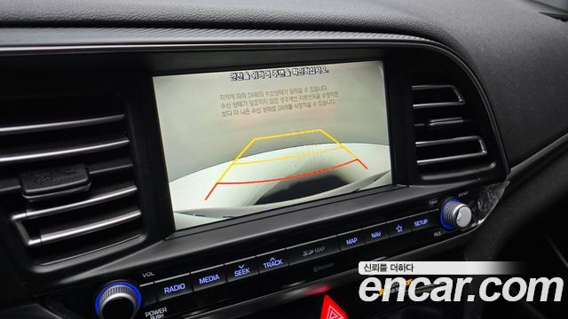 Hyundai AVANTE 2019 — photo 21