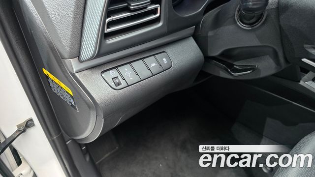 Hyundai AVANTE 2019 — photo 24