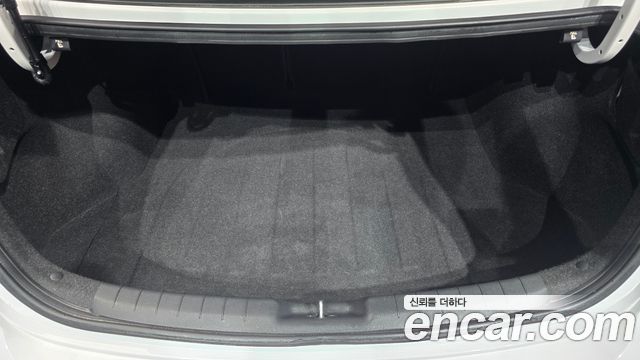 Hyundai AVANTE 2019 — photo 32