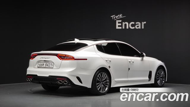 Kia Stinger 2018 — photo 2