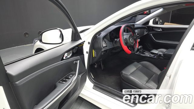Kia Stinger 2018 — photo 10