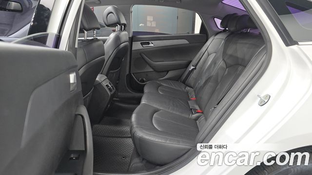Hyundai Sonata 2017 — photo 18