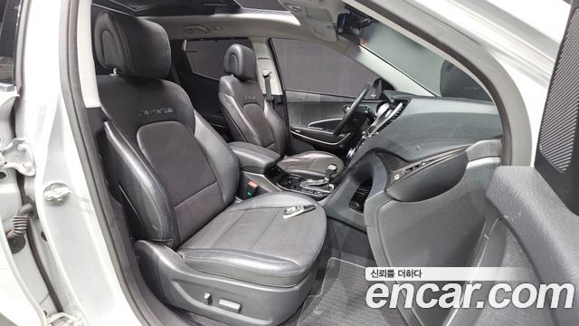 Hyundai Santafe 2016 — photo 16