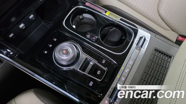 Kia Canival 2021 — photo 12