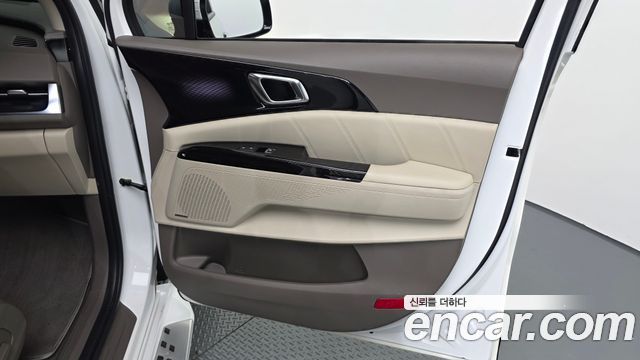 Kia Canival 2021 — photo 15