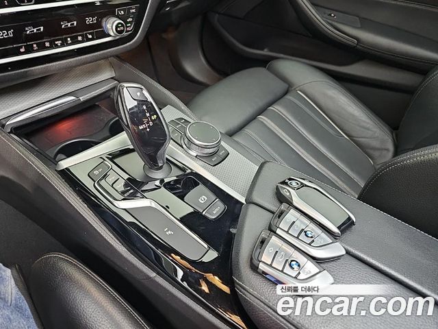 BMW 5-Series 2018 — photo 7