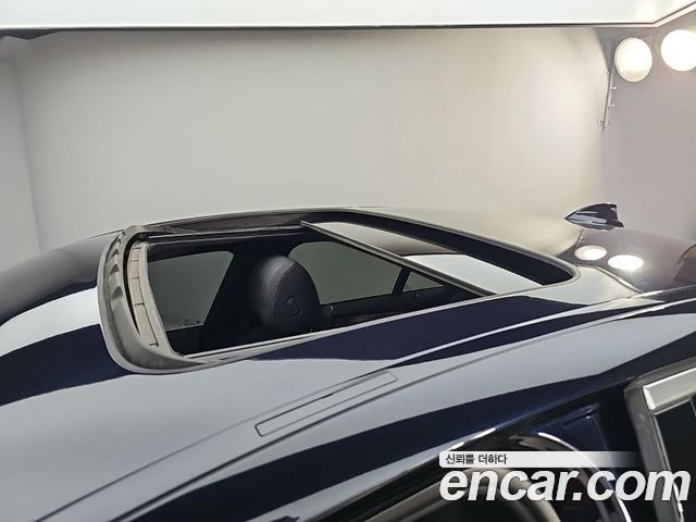 BMW 5-Series 2018 — photo 12