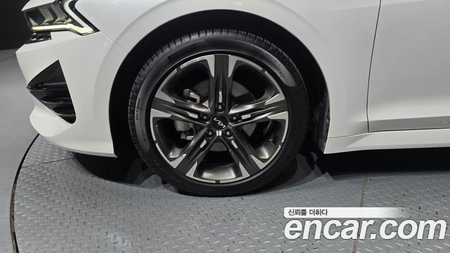 Kia K5 2023 — photo 5