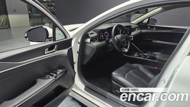 Kia K5 2023 — photo 13