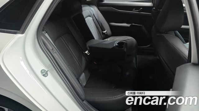 Kia K5 2023 — photo 17