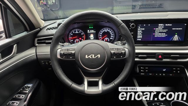 Kia K5 2023 — photo 19