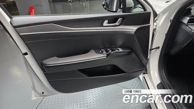 Kia K5 2023 — photo 14