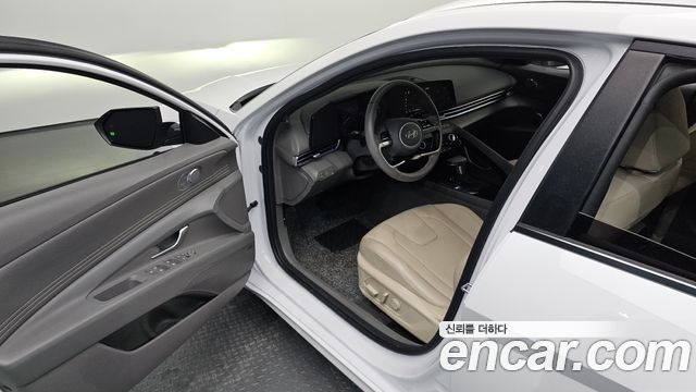Hyundai AVANTE 2026 — photo 17