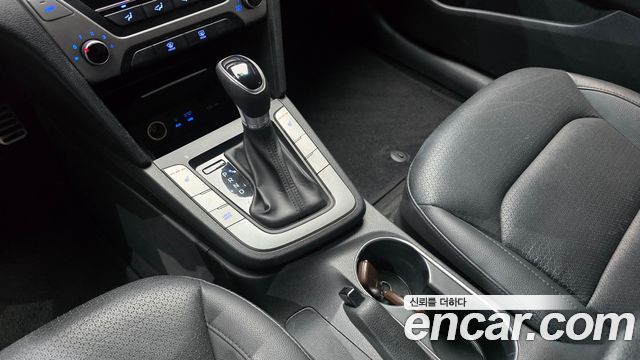 Hyundai AVANTE 2018 — photo 9