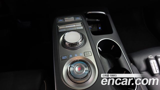 Genesis GV70 2024 — photo 12
