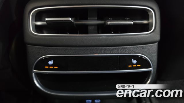 Genesis GV70 2024 — photo 30