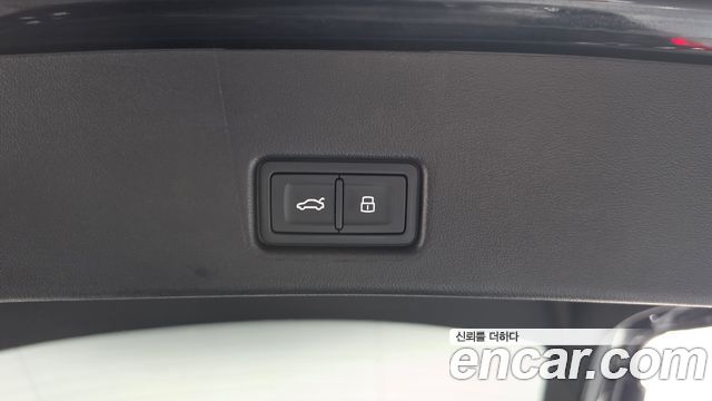 Audi Q4 e-tron 2023 — photo 22