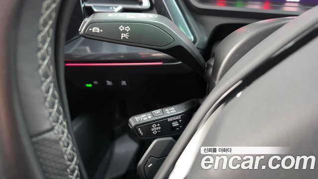 Audi Q4 e-tron 2023 — photo 28